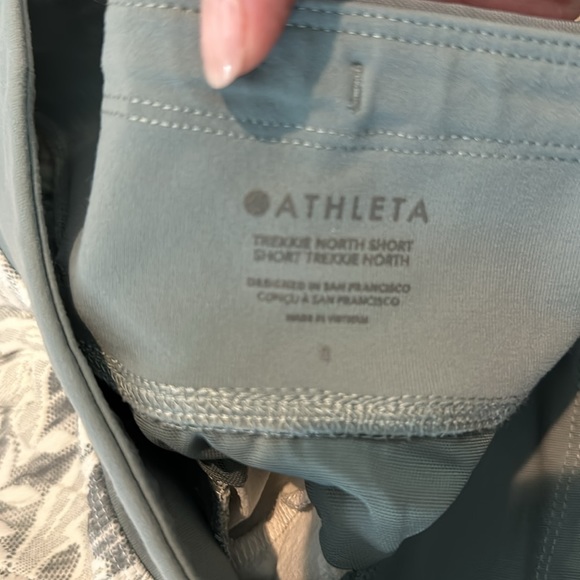 Athleta Trekkie North printed shorts in Ethereal Bloom, Magnolia White. - Picture 2 of 7